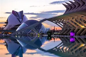 瓦伦西亚发布备战花絮；国际比赛日止住颓势；荷甲任务艰巨；医务组通报恢复