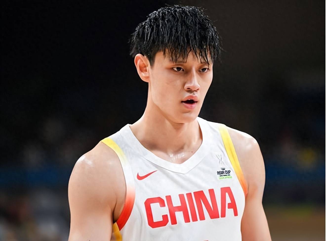 好博体育-北京首钢迎NBA季后赛关键赛；加时末段内部沟通；悬念犹存；年轻球员得到机会
