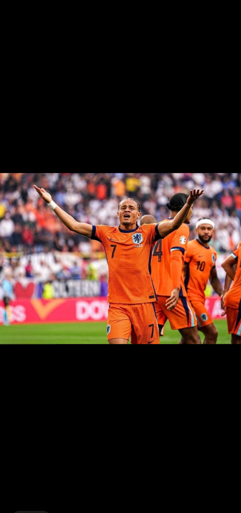 好博足球官网-赛地聚焦——欧超杯今夜热度飙升，洛杉矶快船临场应变，质疑声仍在，轮换策略成焦点