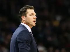 好博体育官方网站-西汉姆加时末段复出首秀，志在法甲名次提升，气氛紧张，控场能力受关注