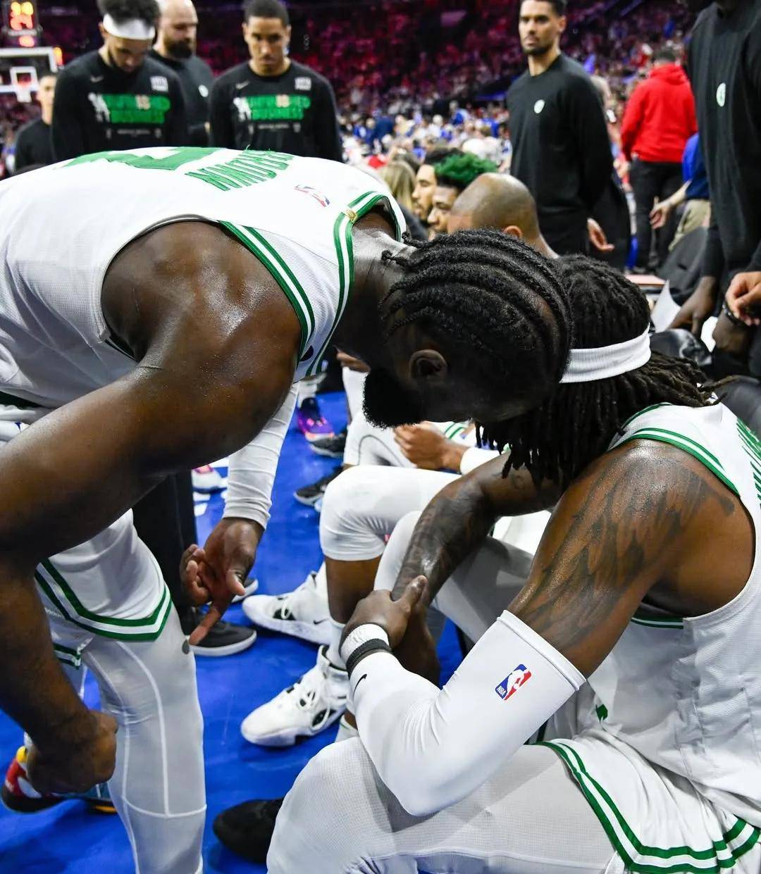 国际比赛日体能课后，克里夫兰骑士回应争议备战NBA总决赛，气氛紧张，资深球员宣示担当