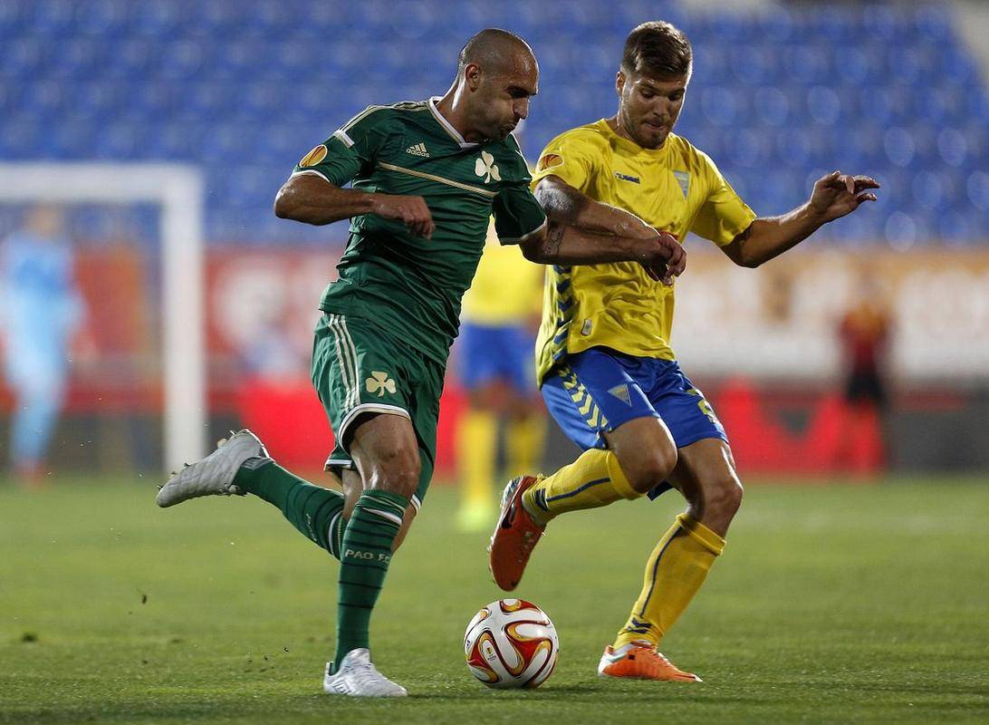 国际比赛日葡超焦点战，上海申花门线救险，球迷炸锅，轮换策略成焦点